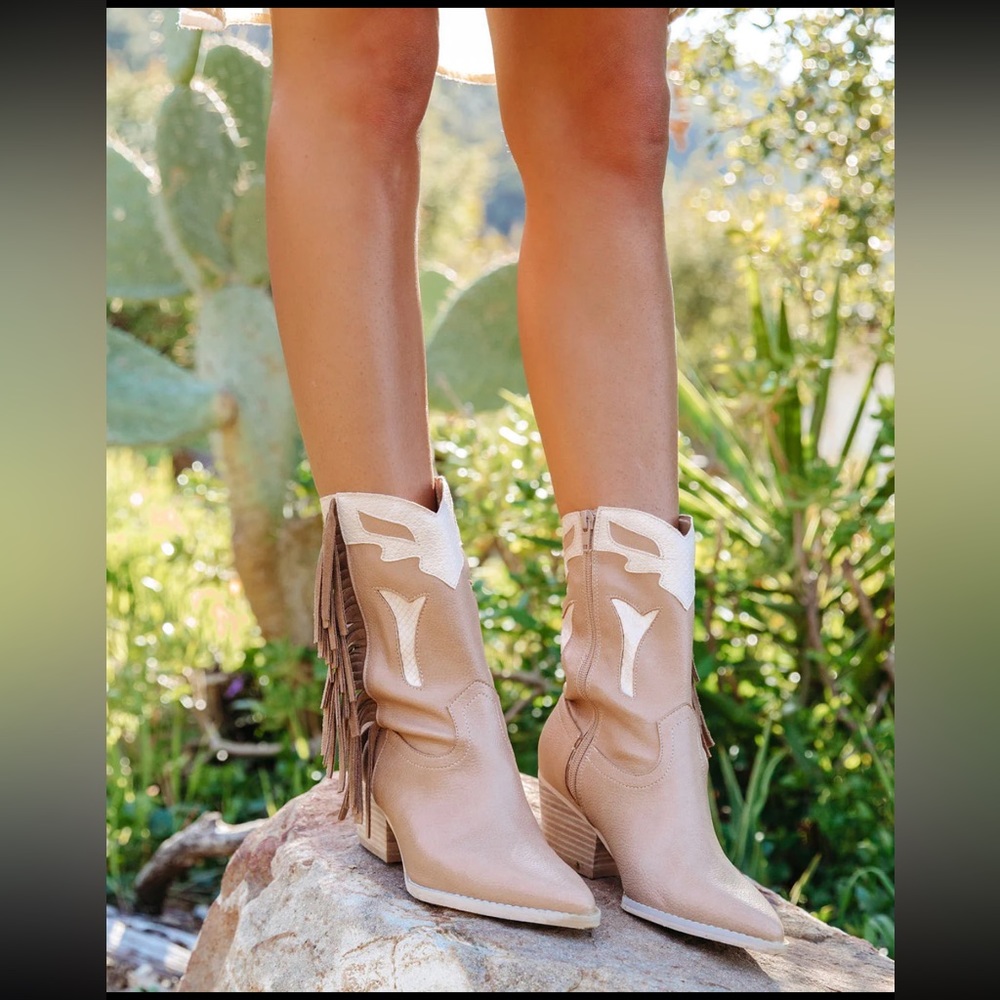 Brown & White Fringe Western Cowgirl Boots